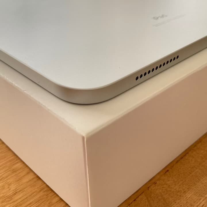 iPad（第10世代）Wi-Fi 64GB シルバー 美品 付属品完備