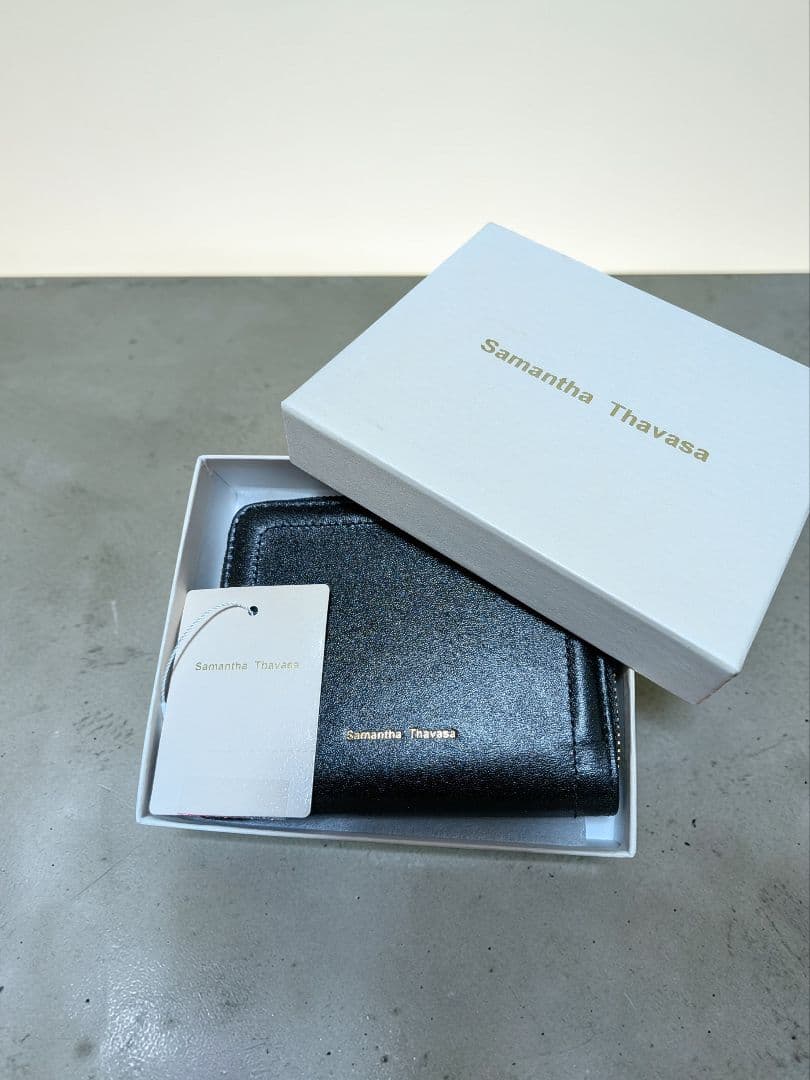 未使用　Samantha Thavasa　シンプルラメレザー 二つ折り折財布