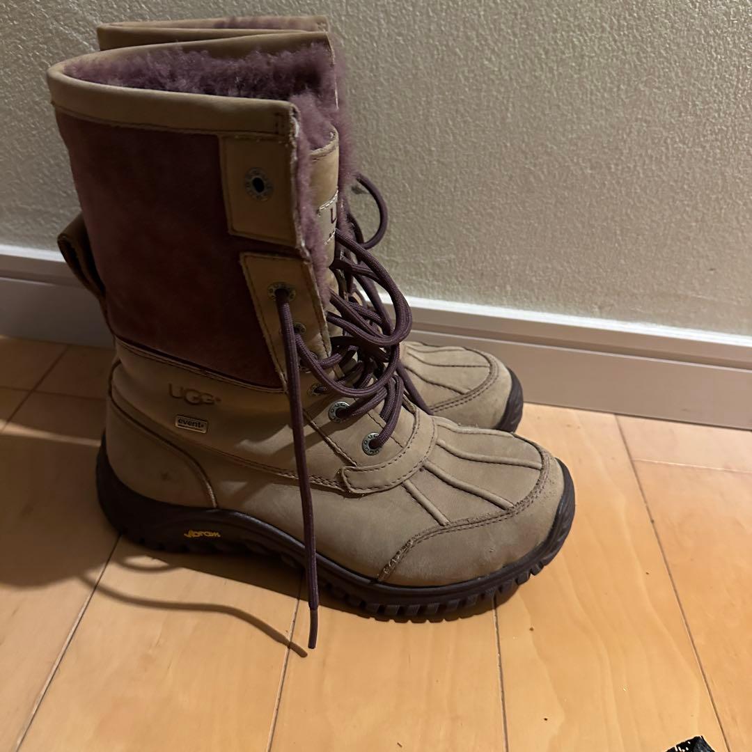 アグ UGG アディロンダック2 防水 ビブラムソールレースアップ スノーブーツ