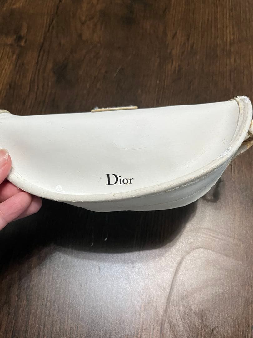 Dior ブラックラウンドサングラス
