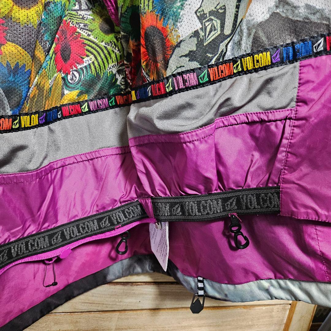 VOLCOM ボルコム スノーボード ウェア ジャケット マルチ柄 Mサイズ