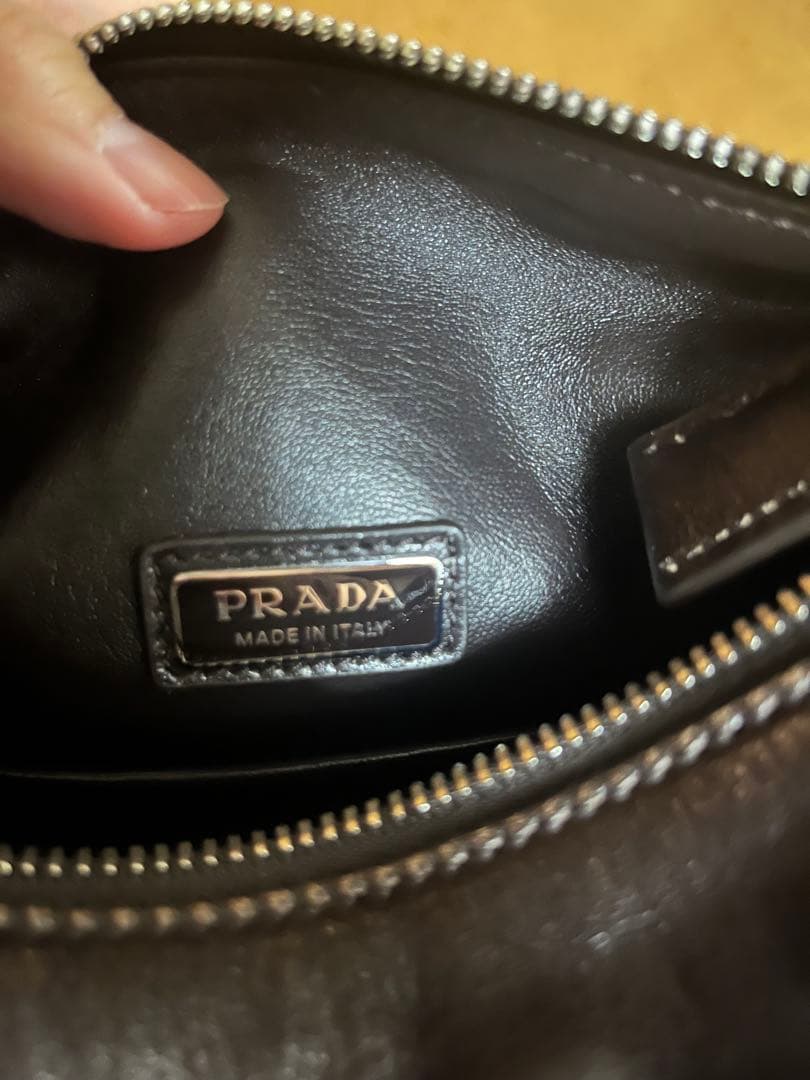 PRADA ナッパレザーショルダーバッグ