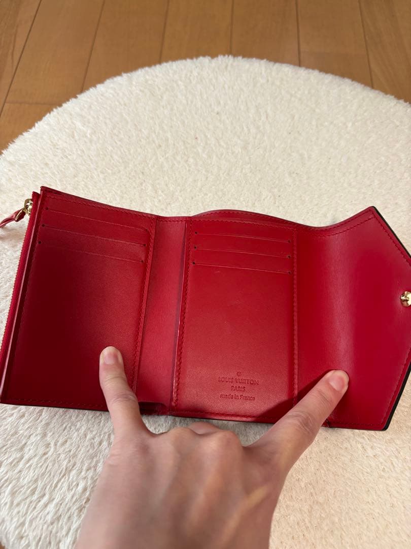 LOUIS VUITTON エナメル 二つ折り財布 レッド