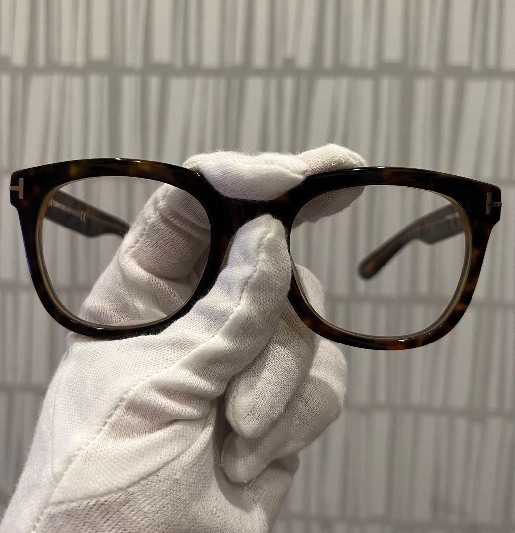TOM FORD TF5221 グレイ系調光レンズ