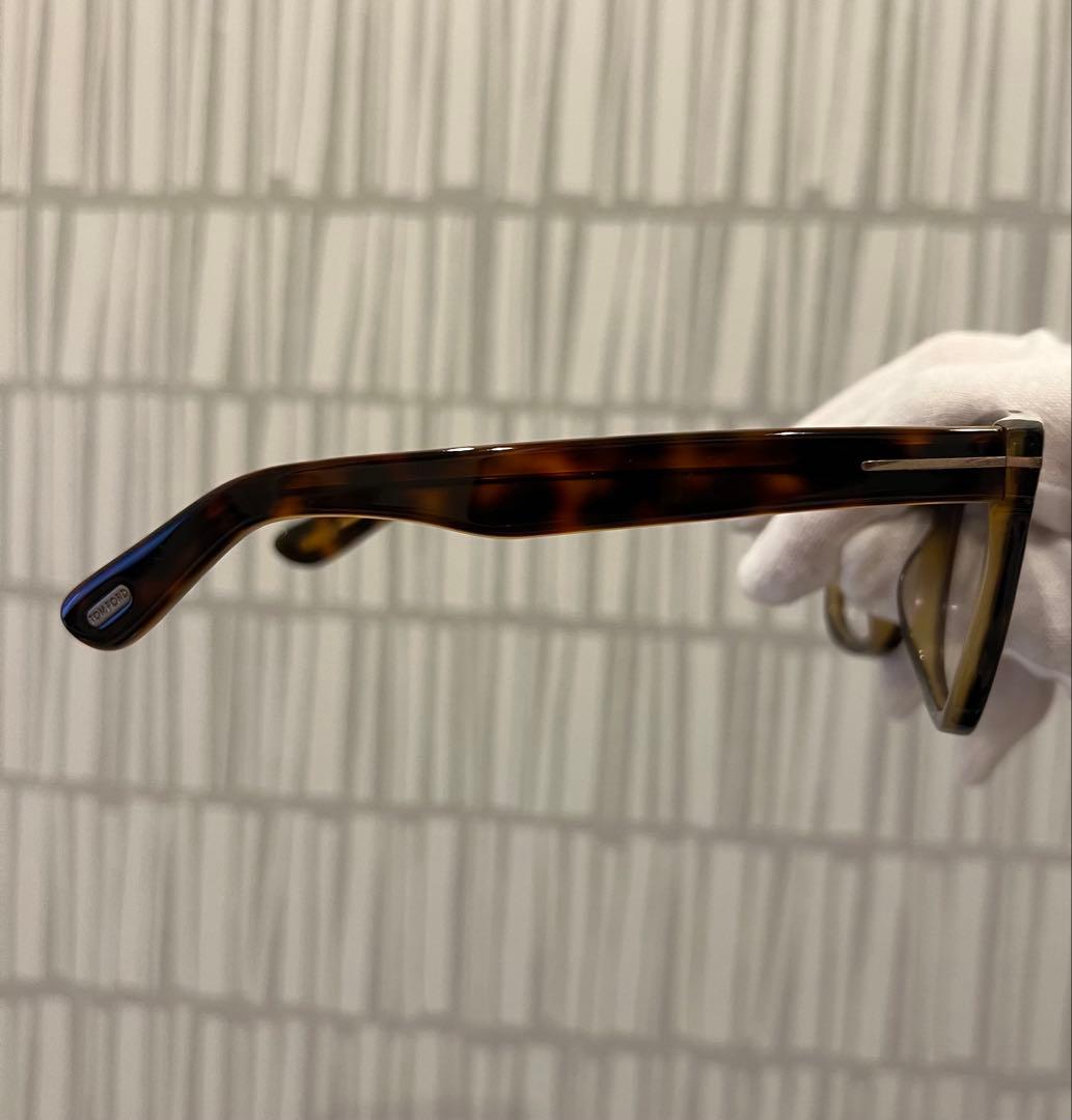TOM FORD TF5221 グレイ系調光レンズ
