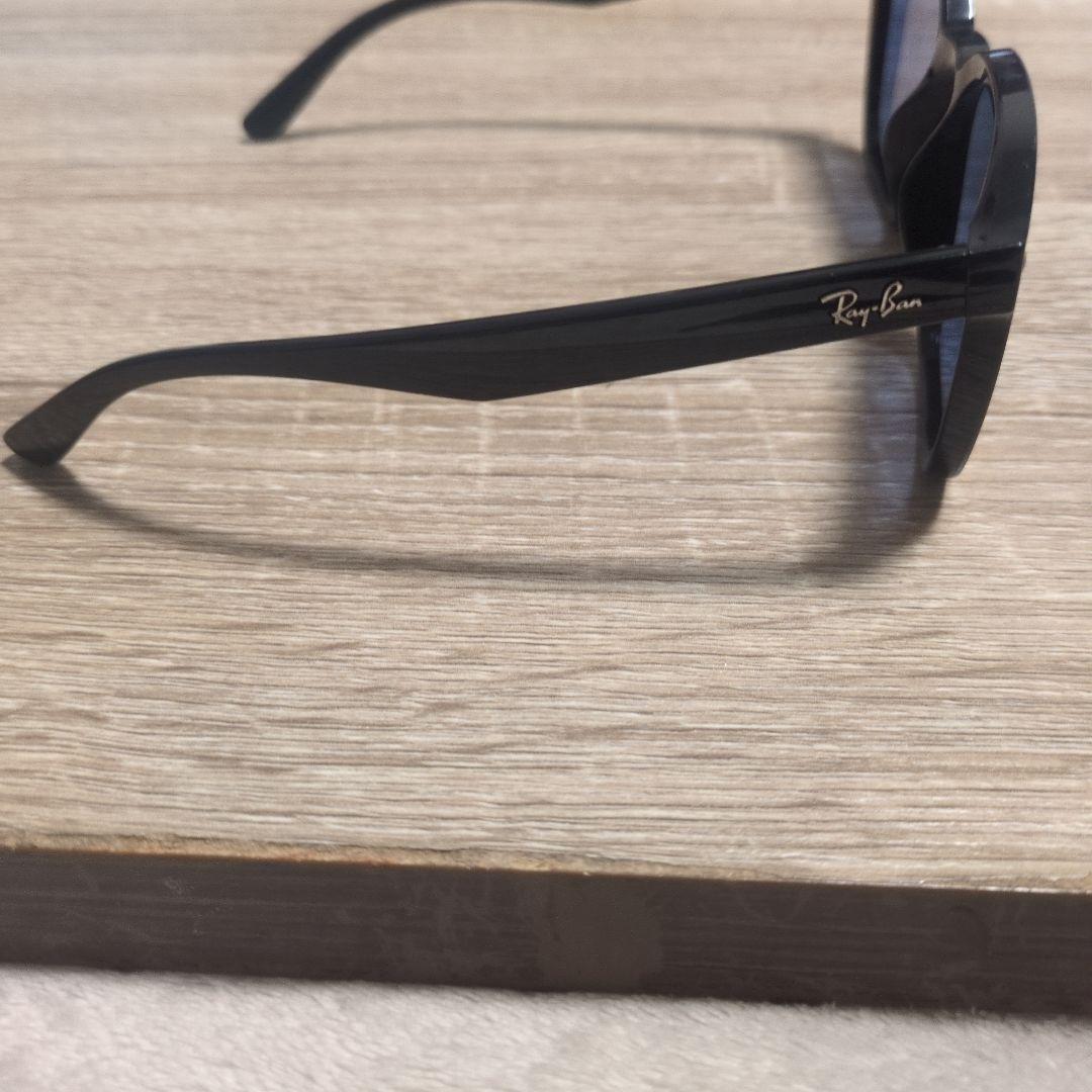 レイバン　RB4392D