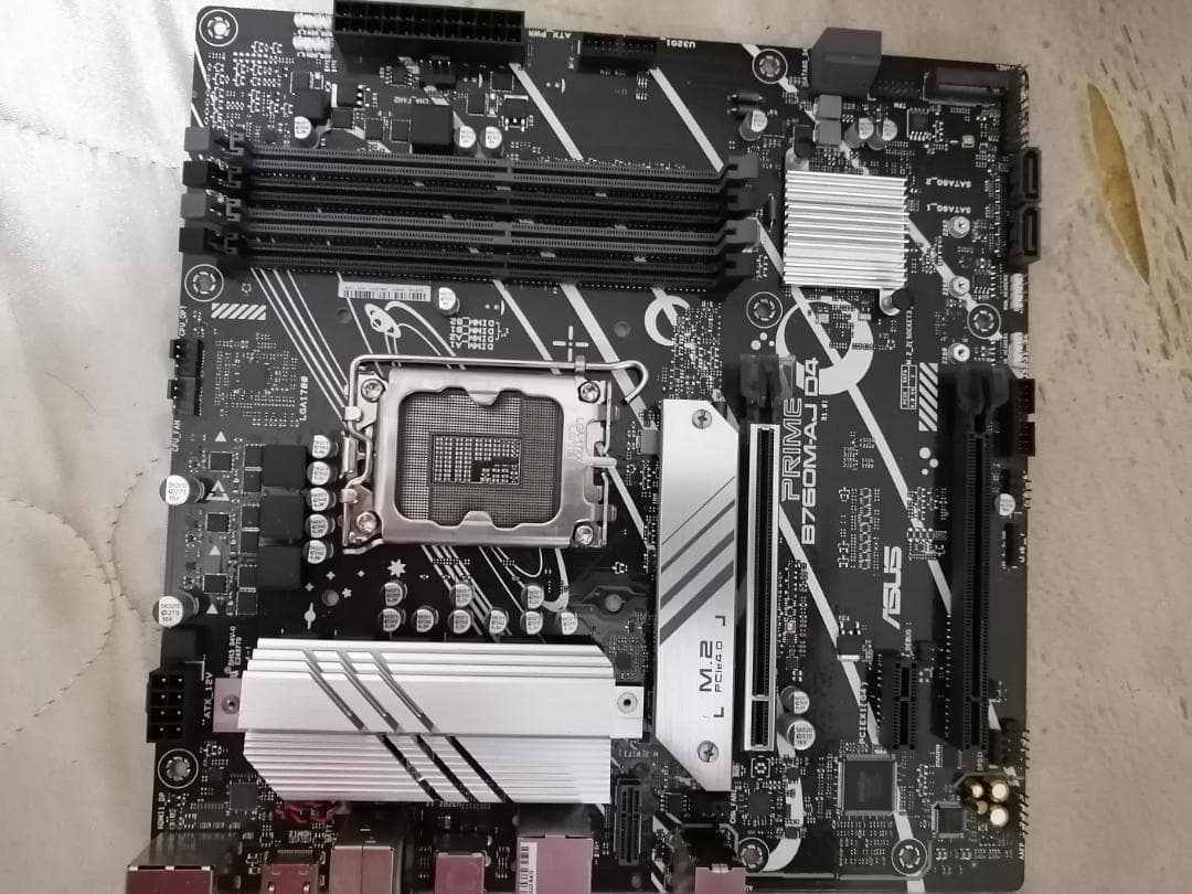 ASUS B760M-AJ D4 Windows起動まで動作確認済　おまけ
