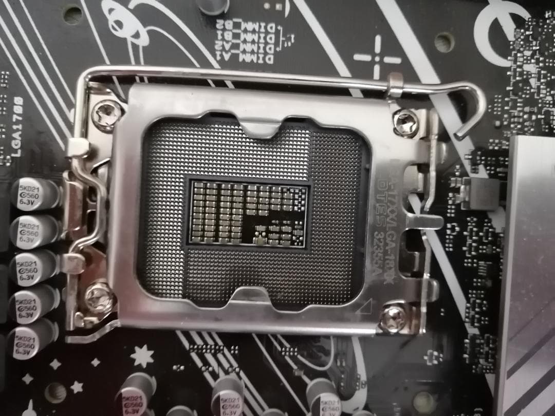 ASUS B760M-AJ D4 Windows起動まで動作確認済　おまけ