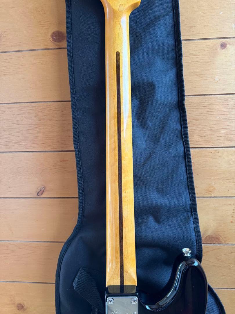 ベース Squier Classic Vibe Bass VI