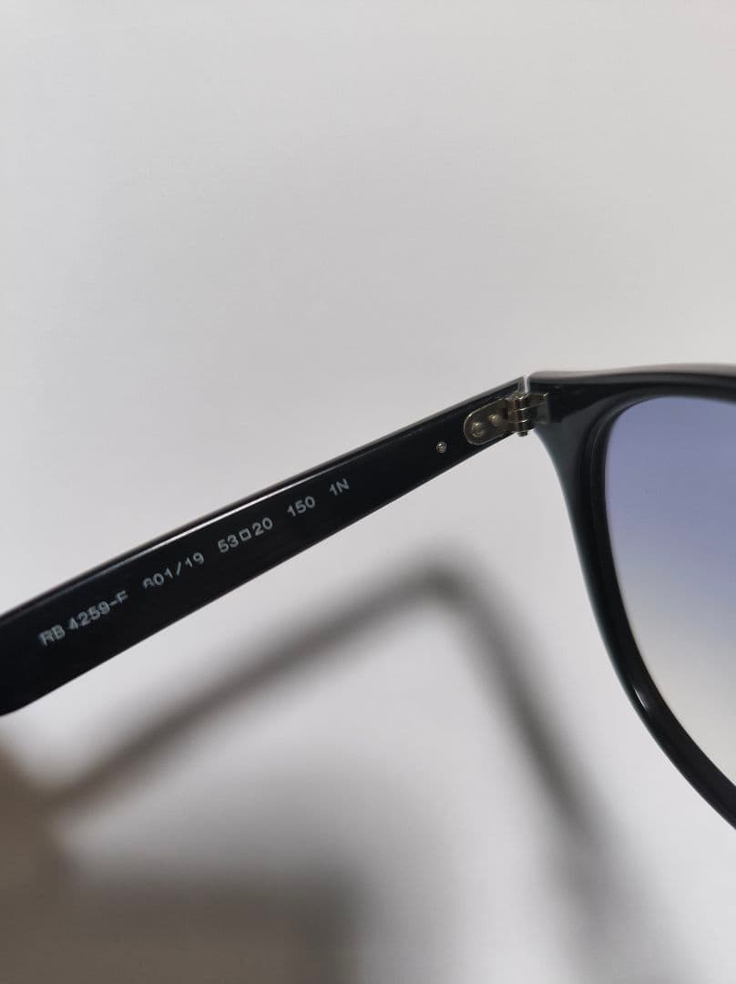 【美品】Ray-Banサングラス [モデル名/RB4259-F] ケース付き