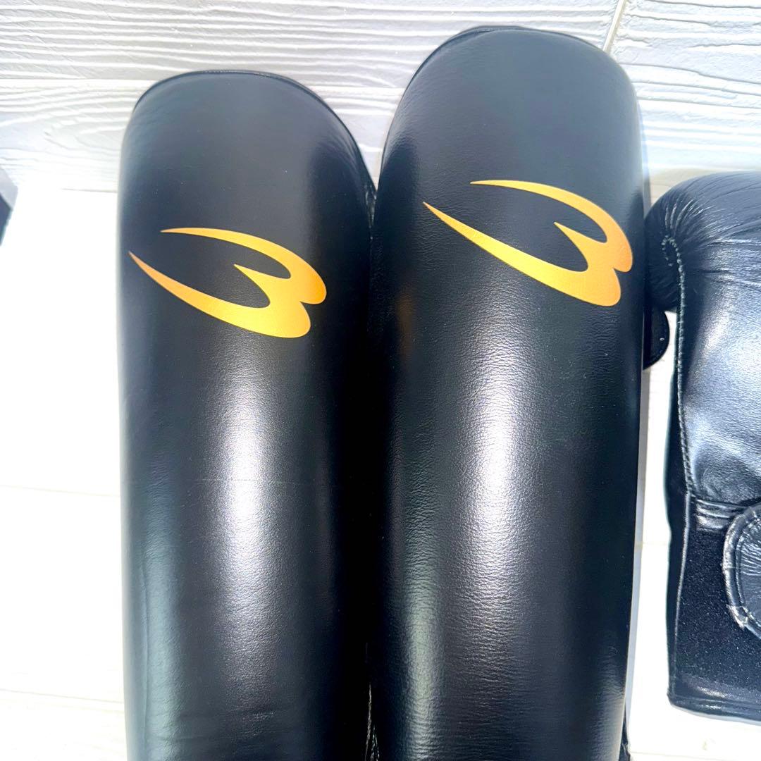 BODYMAKER トレーニング用グローブ 8oz レガースセット 黒