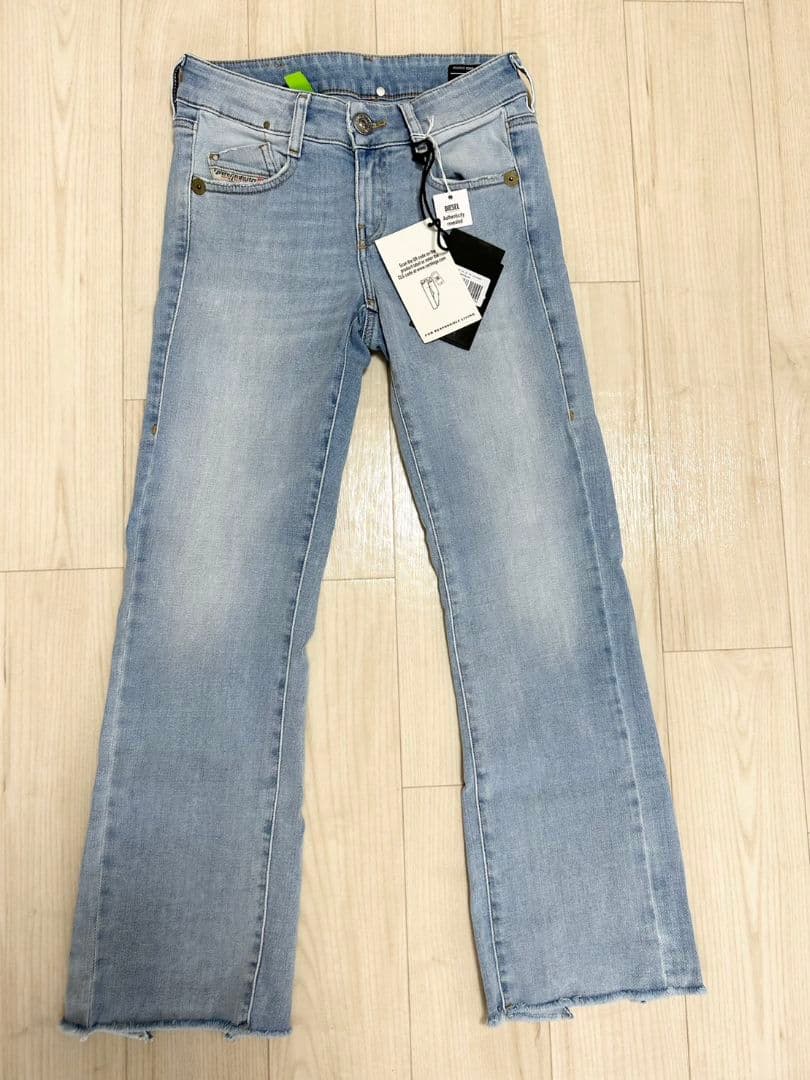 新品タグ付き DIESEL ディーゼル フレアパンツ W23
