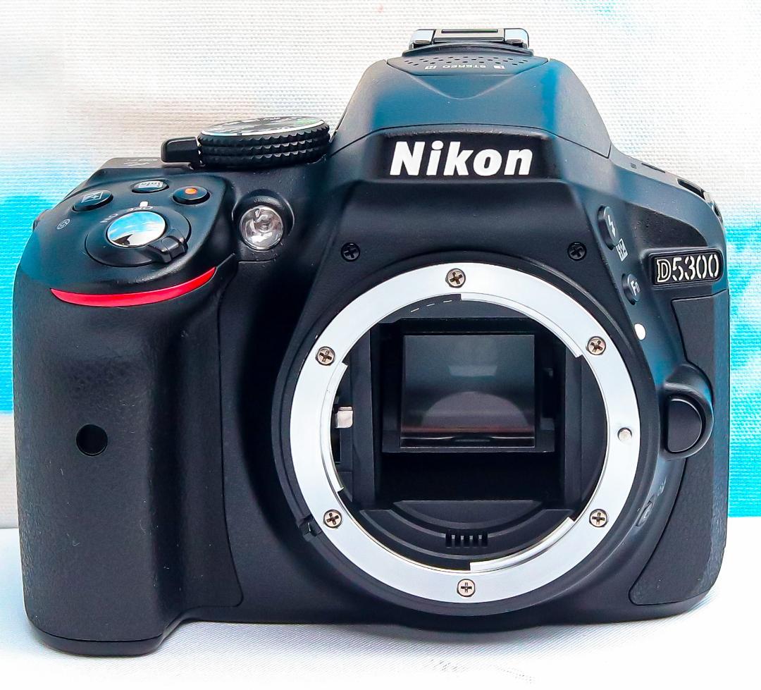 ニコン Nikon D5300⭐️WIFI搭載⭐️初心者おススメ⭐️おまけ多数