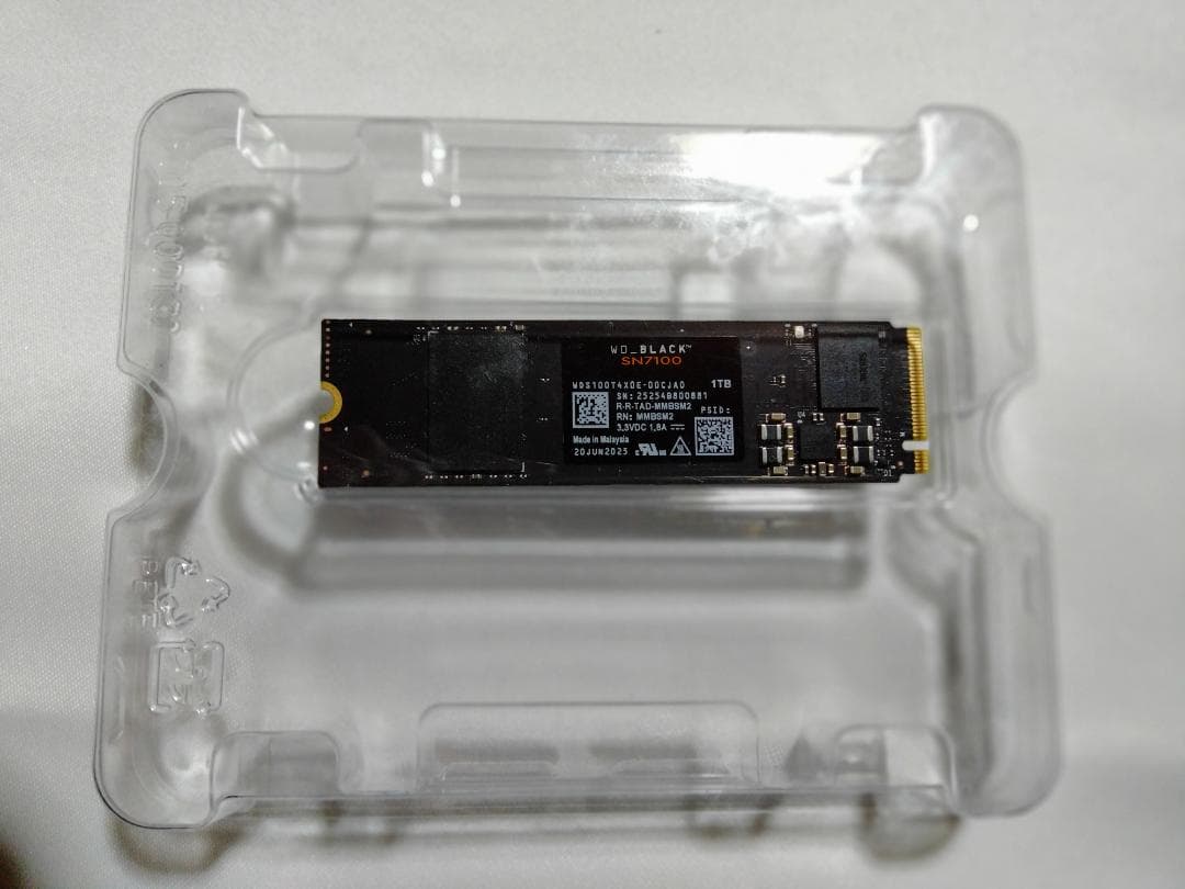 a*i様 ほぼ未使用品　SSD 1TB WD Black SN7100