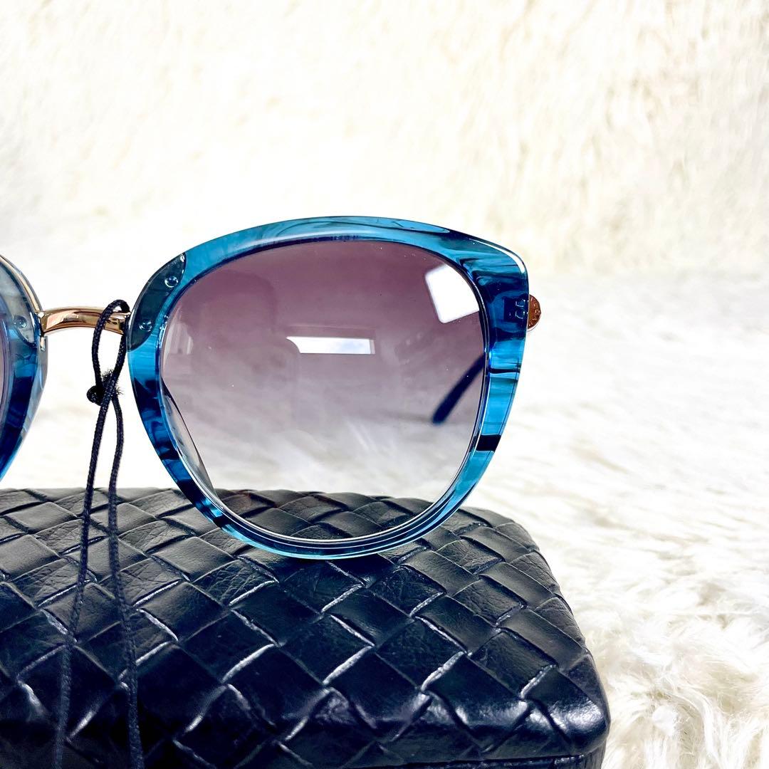 極美品　BVLGARI　サングラス　8177-F　キャットアイ　ブラックレンズ