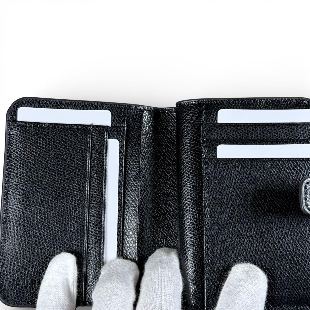 【新品】FURLA 二つ折り財布 ブラック 黒 レザー ゴールド金具 シボ革