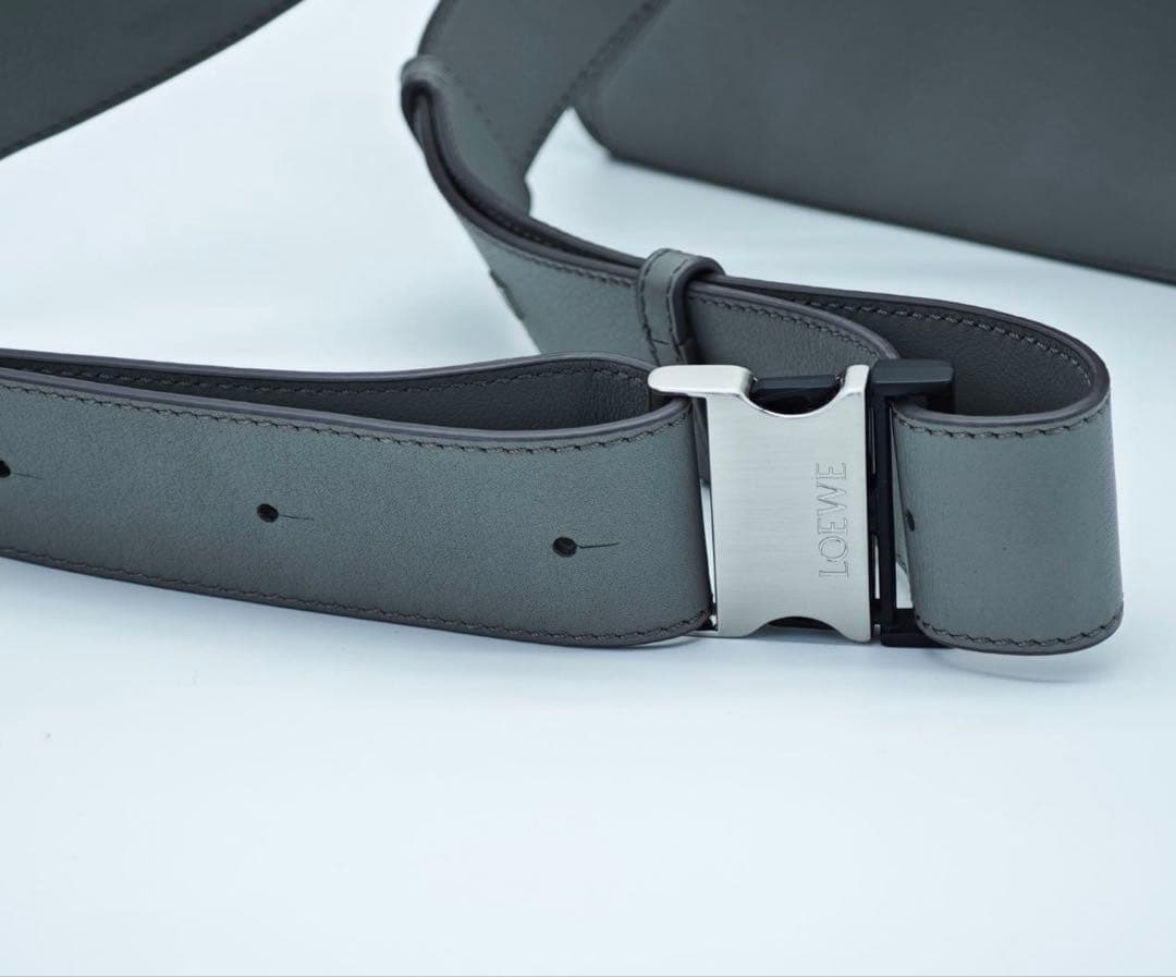 ハ*ー様 LOEWE ロエベ パズルバムバッグ スモール ボディ グレー 保存袋