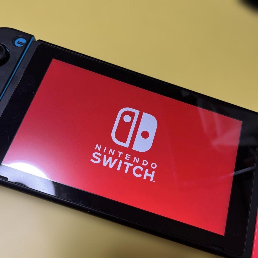 Nintendo Switch 本体 青/赤Joy-Con付き　キャリーケース
