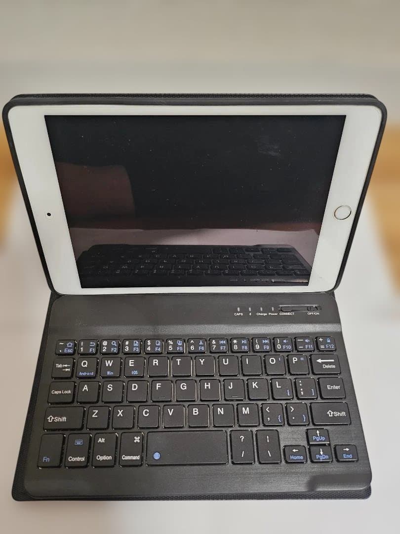 2*t様 iPad mini 4 32GB ＋Bluetoothキーボード＋ケー