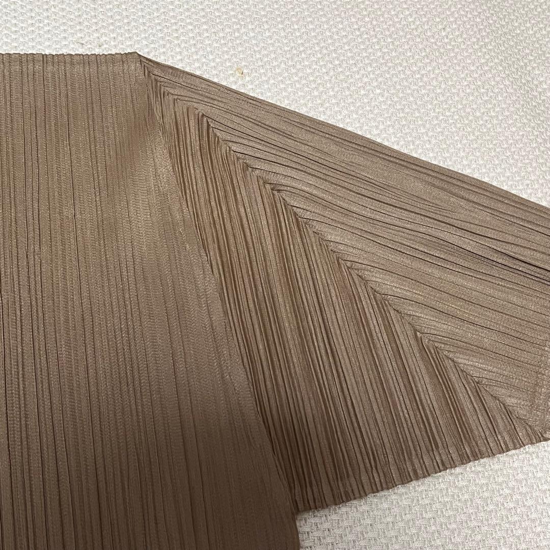 ISSEY MIYAKE イッセイミヤケ　カーディガン　ベージュ　ブラウン系