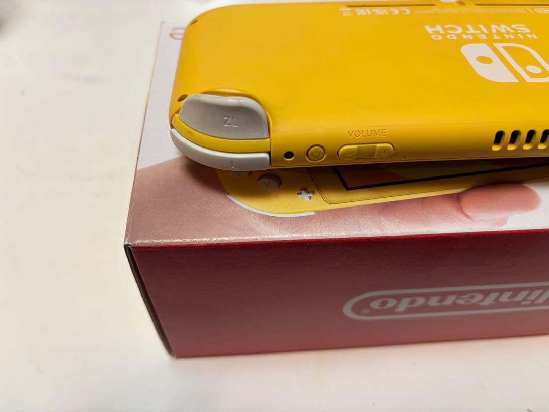 Nintendo Switch Lite 黄色　本体　充電器　箱付き2024年