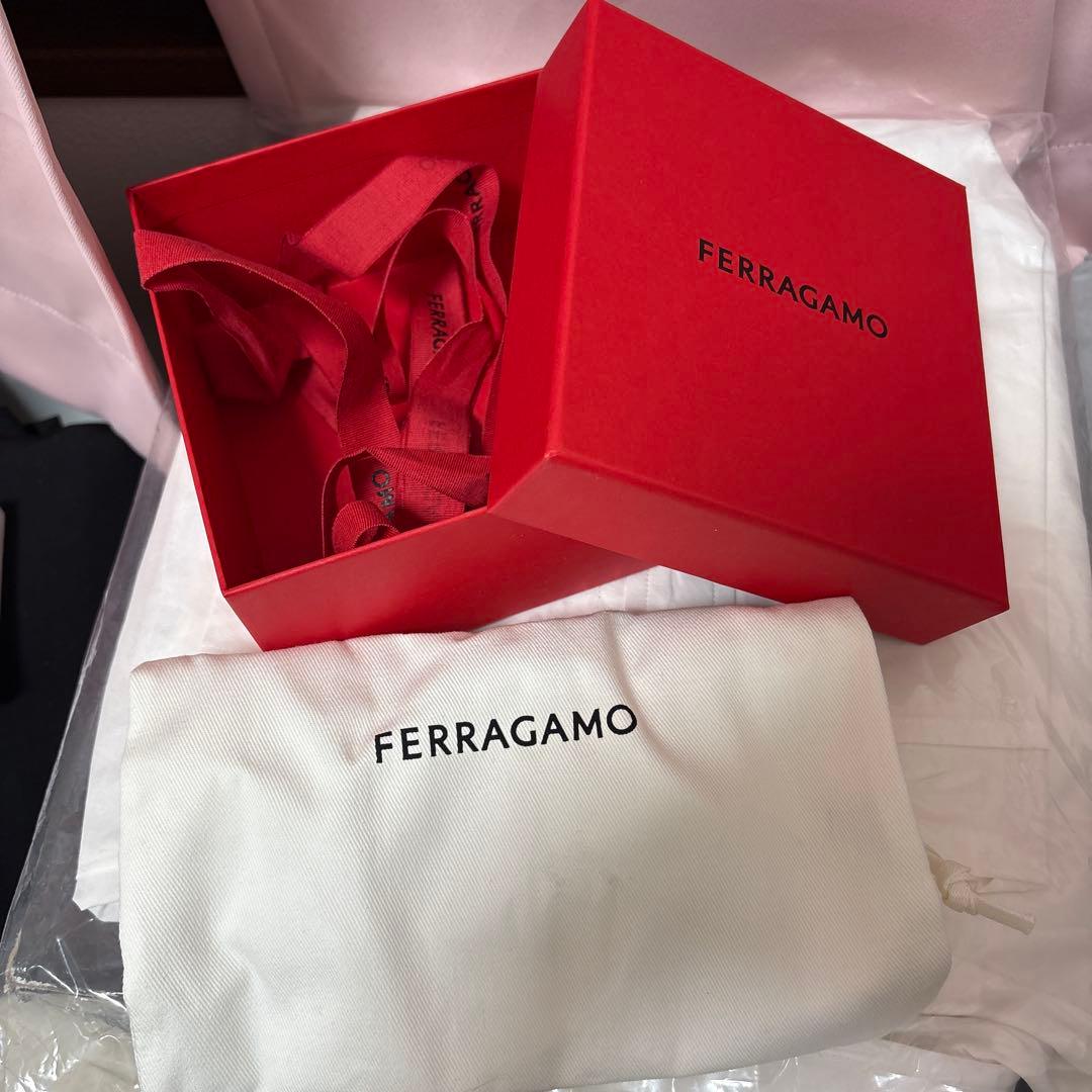 FERRAGAMO ブラックリボンヘアバンド