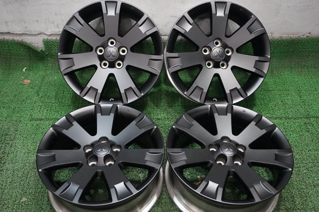 デリカ　D5　純正　カスタムブラックエディション　225/55R18　新品タイヤ