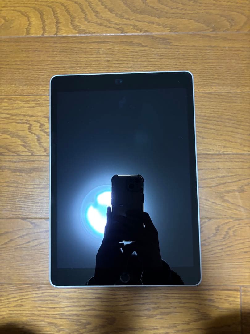 iPad (第9世代) WiFiモデル シルバー