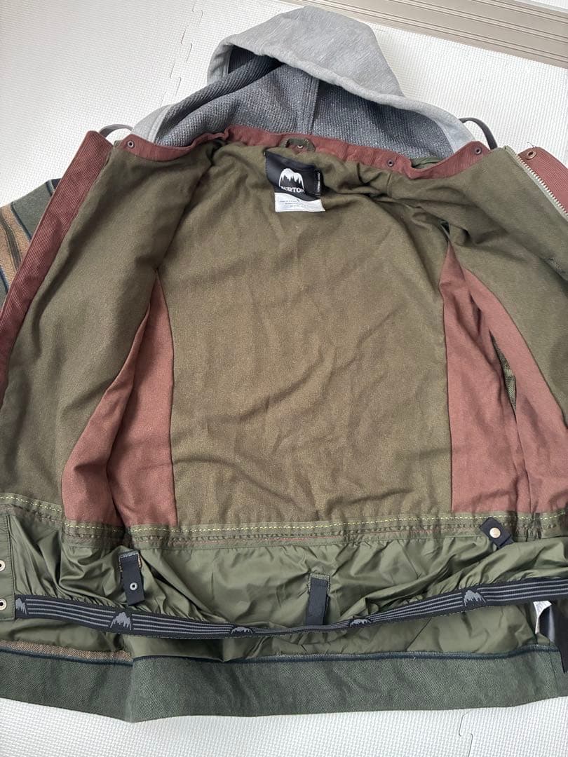 大幅値下げ！【BURTON】スノーボードウエア　LIVINGLINING