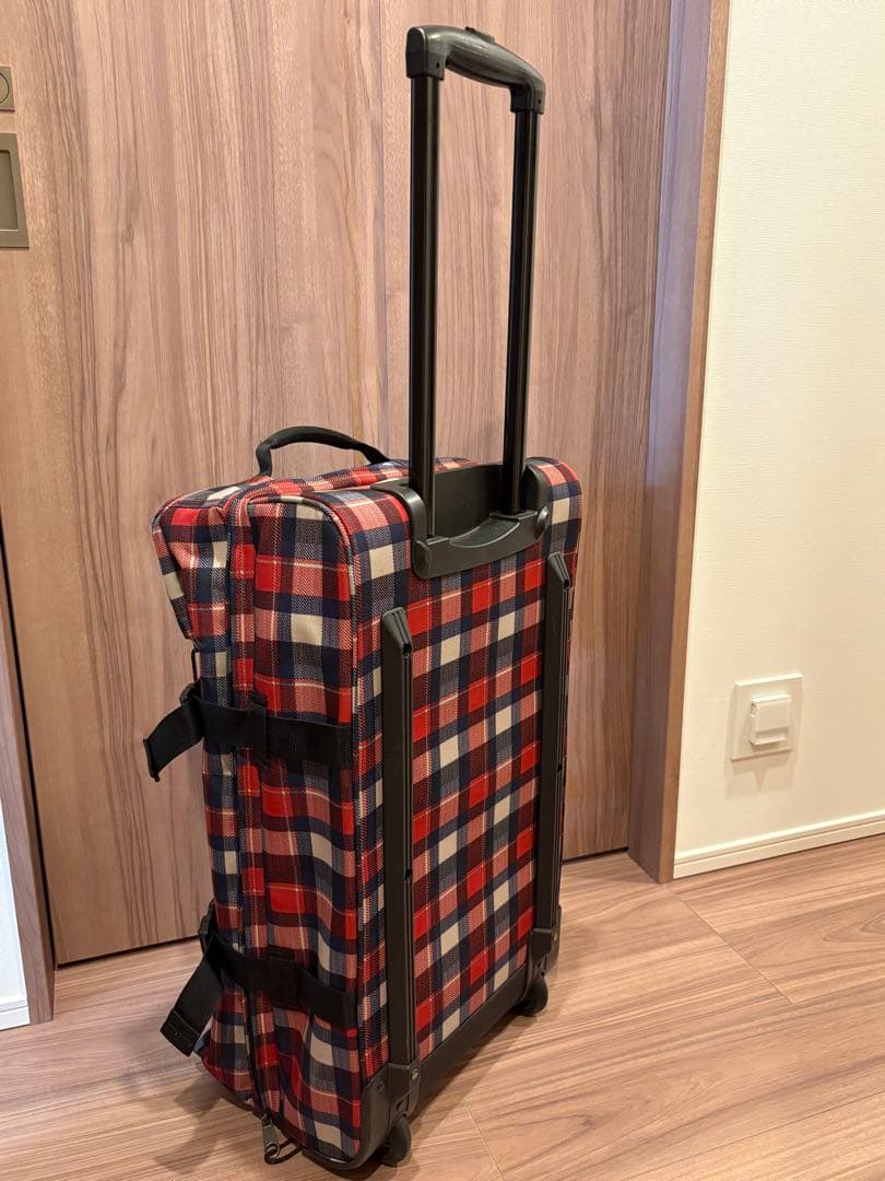 EASTPAK イーストパック　スーツケース キャリーケース　キャリーバック