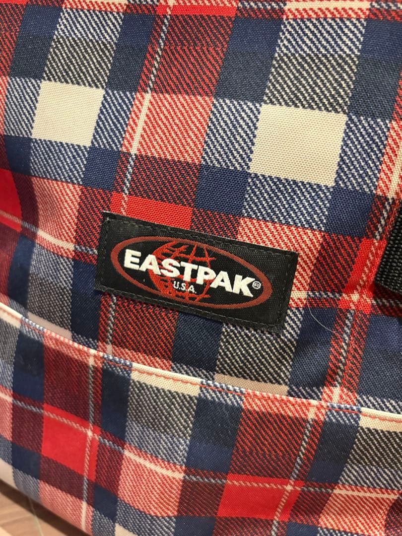 EASTPAK イーストパック　スーツケース キャリーケース　キャリーバック