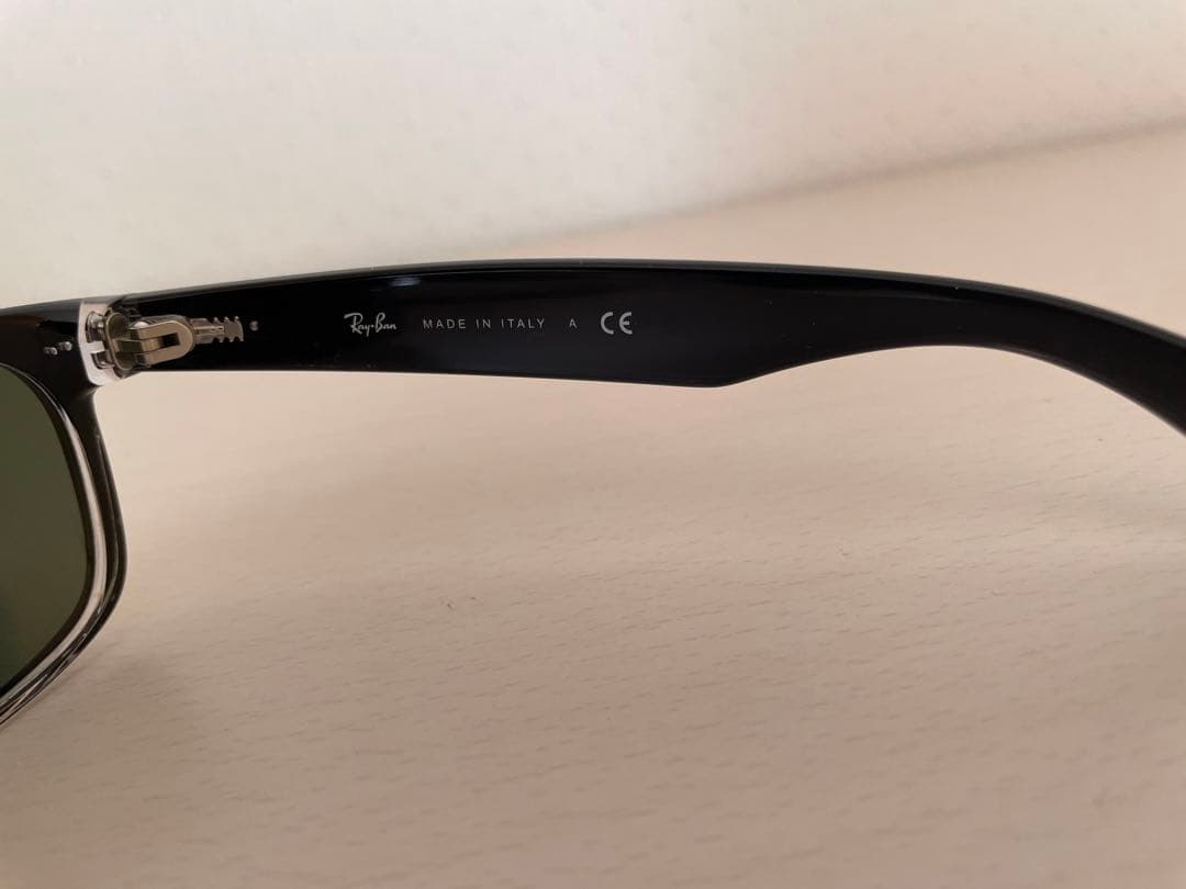美品　レイバン サングラス RB2132-F NEW WAYFARER 6052