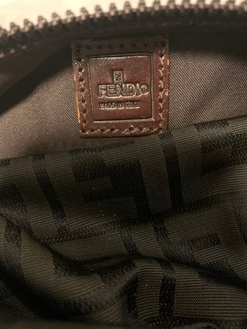 Fendi ボディバッグ