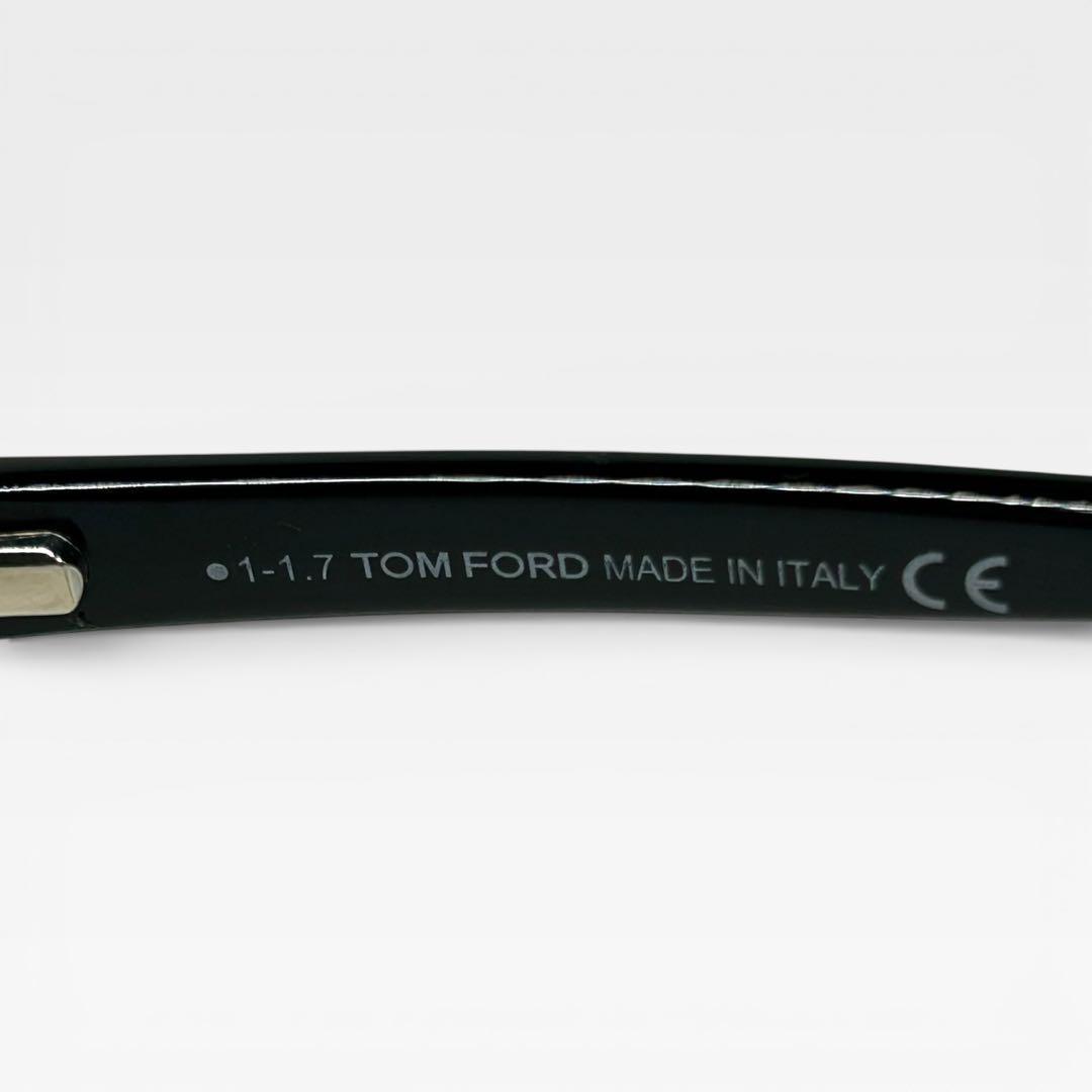 TOM FORD ブラックキャットアイサングラス
