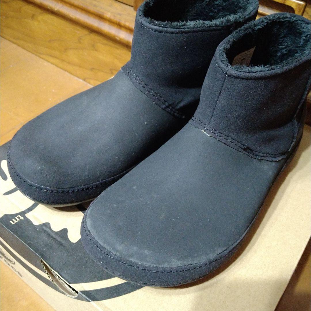 crocsクロックス　黒ショートブーツ　ボア　 スエード　W8 24cm