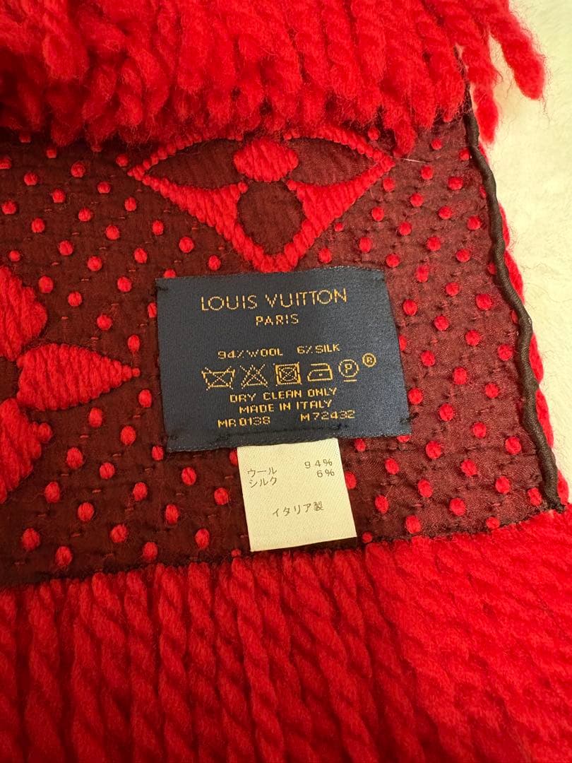 LOUIS VUITTON ロゴ入りマフラー 赤