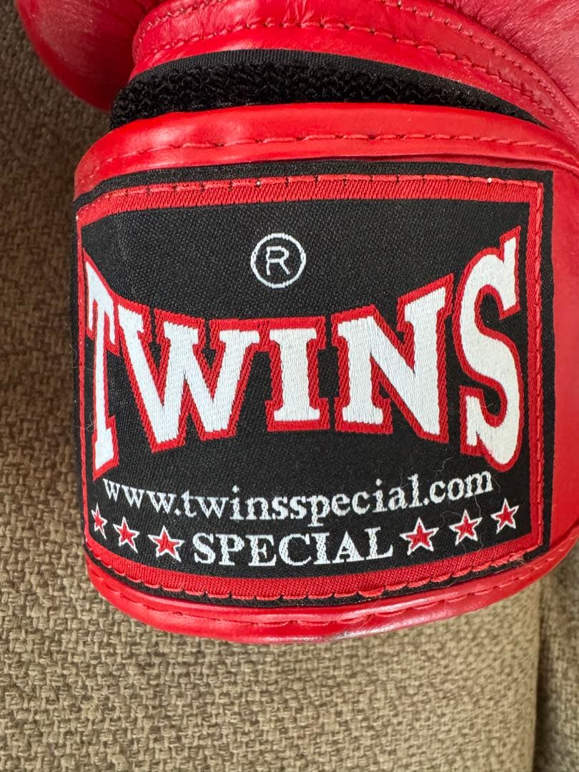 TWINS SPECIAL ボクシンググローブ 14 OZ レッド