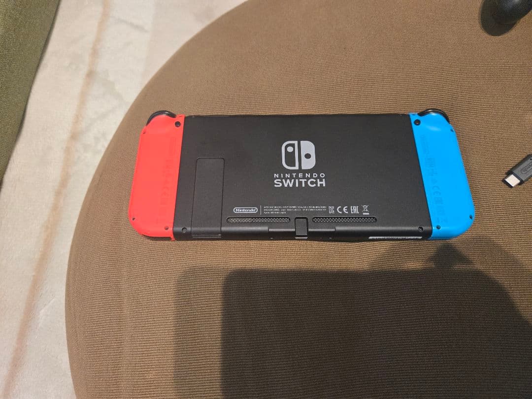 松*哉様 Nintendo Switch 本体 青/赤 充電器付き