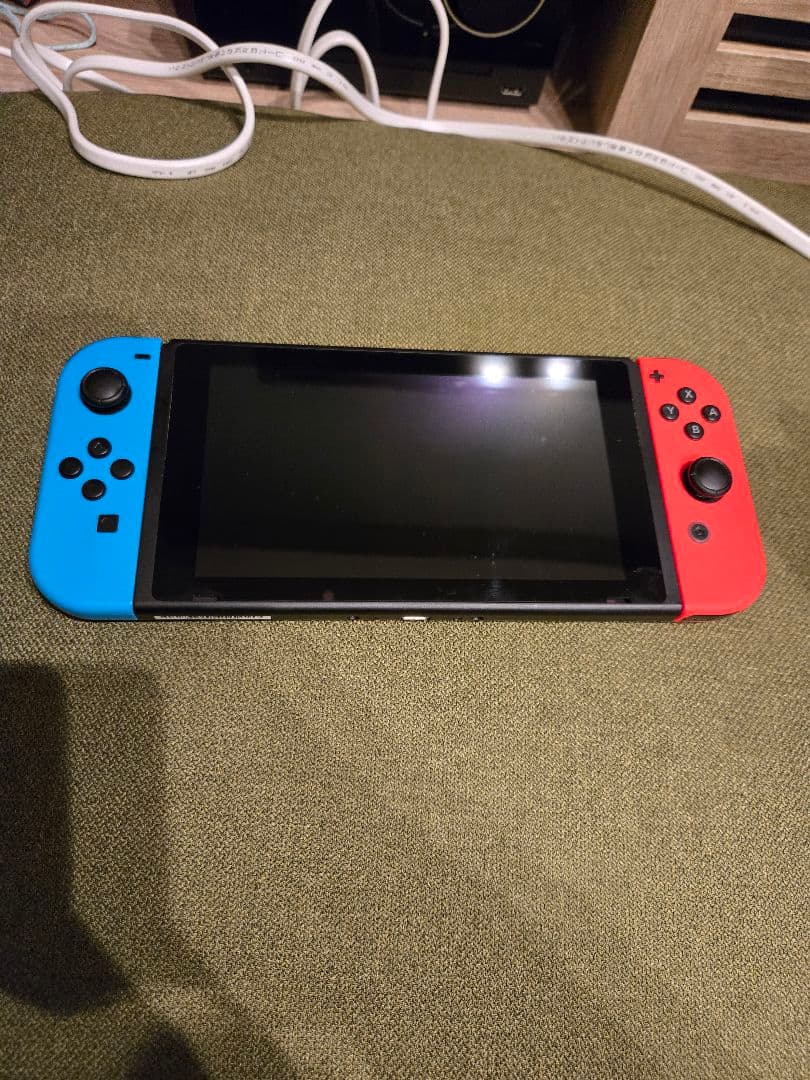松*哉様 Nintendo Switch 本体 青/赤 充電器付き