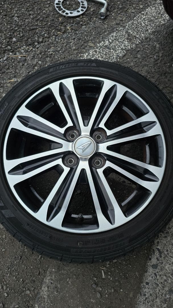 ダイハツ・タント - 15インチ 165/55R15タイヤ&ホイール 4個セット