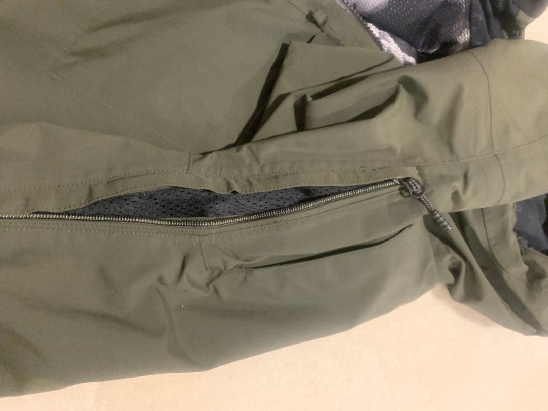 超美品 VOLCOM ボルコム GORE-TEX ゴアテックス　スノーボード S