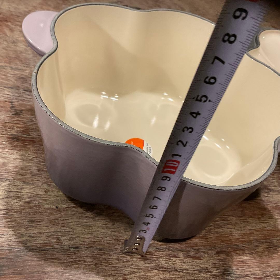 新品未使用！ル・クルーゼ ココットフルール 20cm ブルーベルパープル