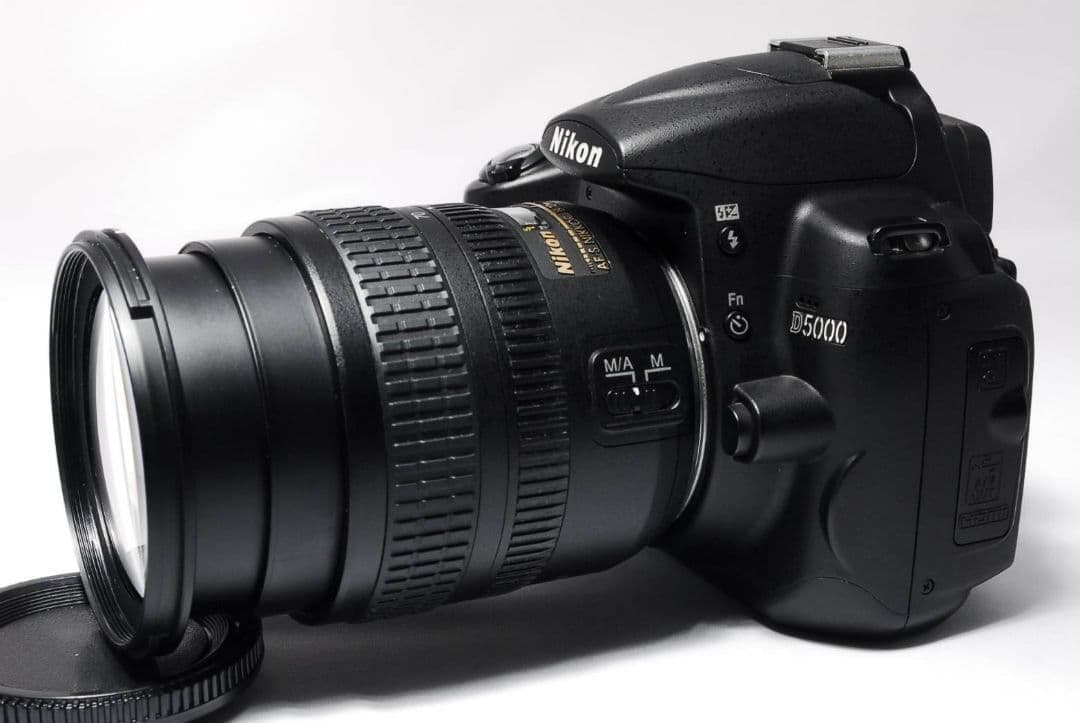 ♥初心者安心モデル♥Nikon D5000♥高画質 バリアングル液晶