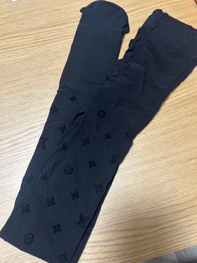 【未使用】LOUIS VUITTON タイツ・モノグラムテイクオーバー　Mサイズ