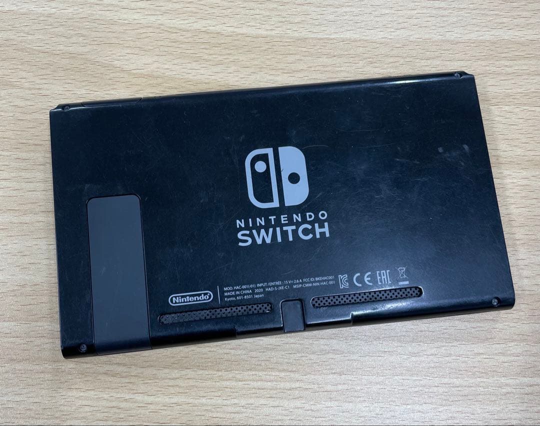 h*8様 Nintendo Switch 本体 ドック付き　初期化済