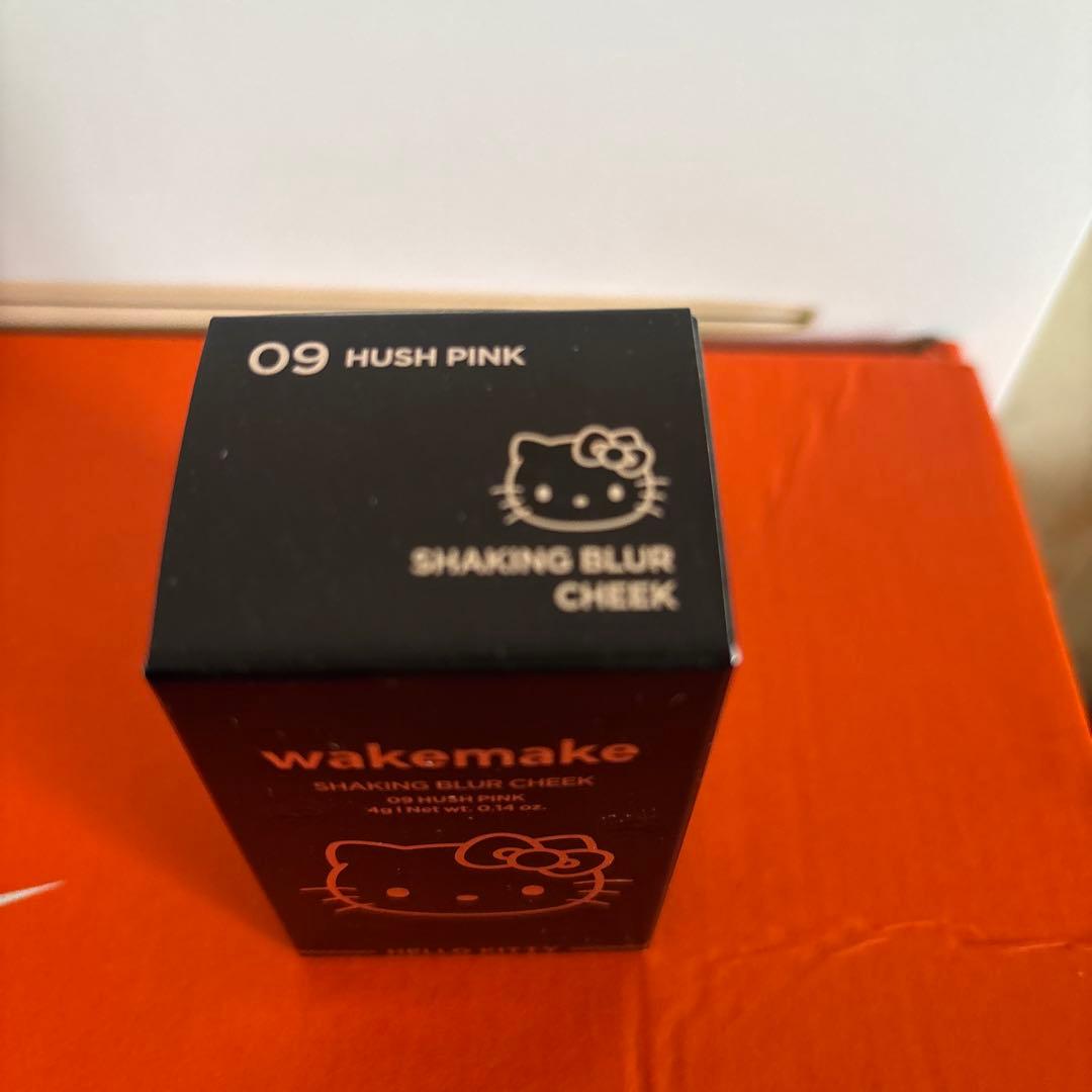 wakemake キティコラボ　チーク・ポーチ他セット