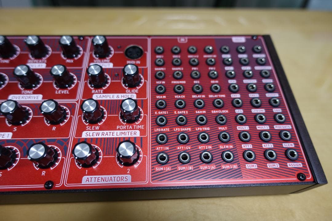 BEHRINGER Neutron モジュラーシンセサイザー