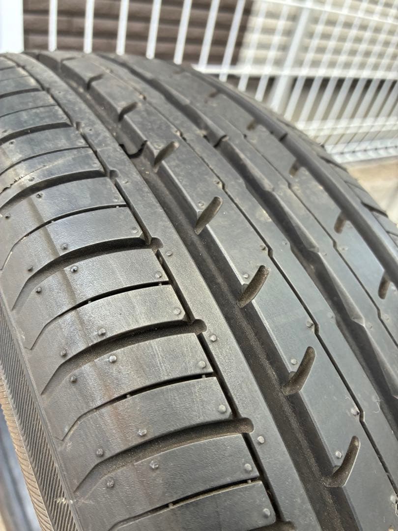 送料込み185/60r15YOKOHAMA ブルーアース25年製造4本セット