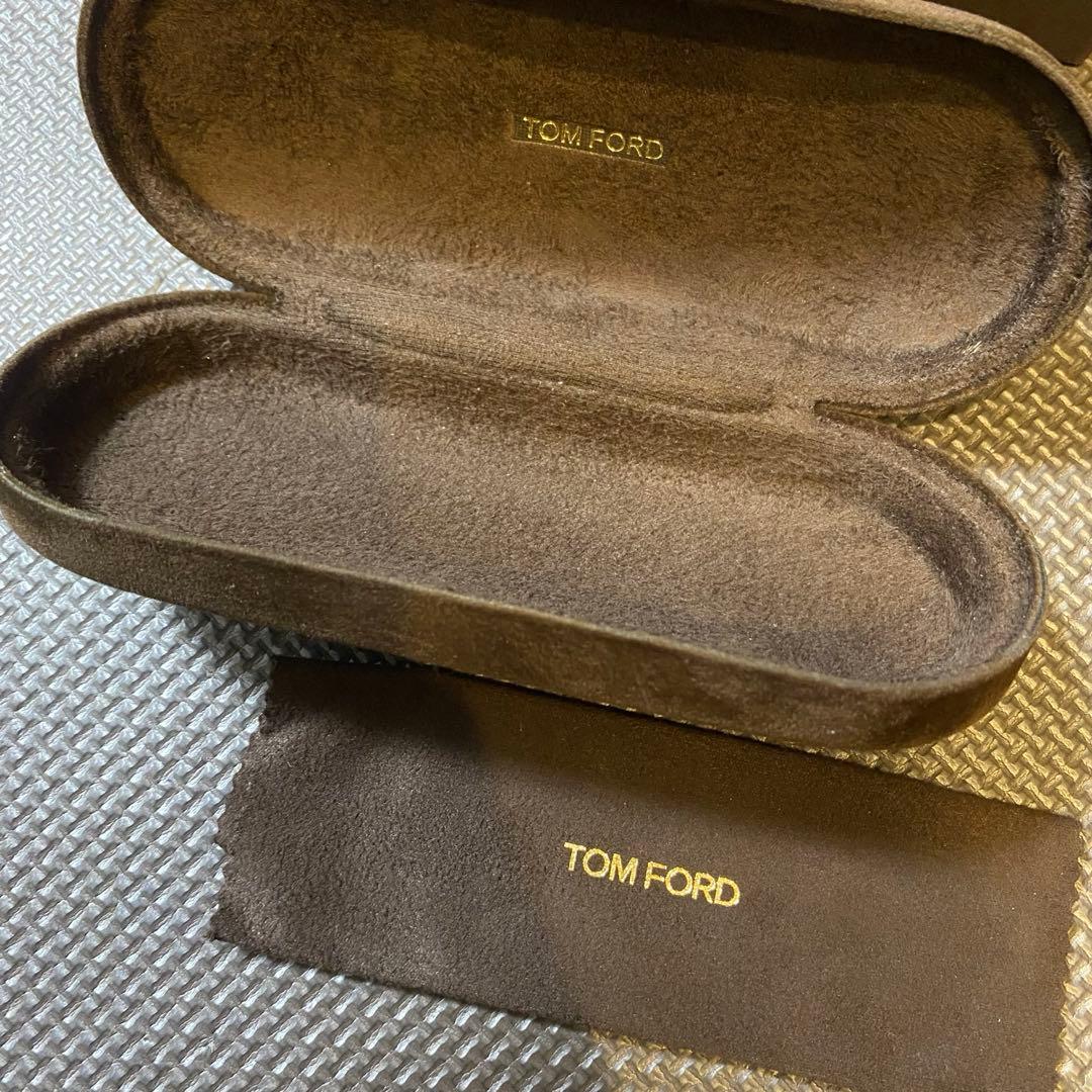 TOM FORD クリアフレーム サングラス