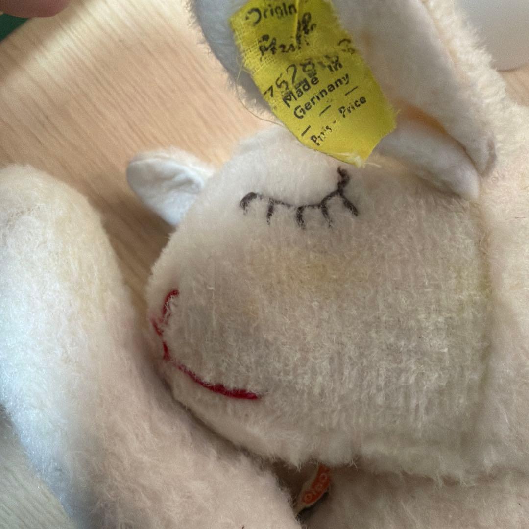 ドイツ　シュタイフ社眠りひつじFloppy Lanby